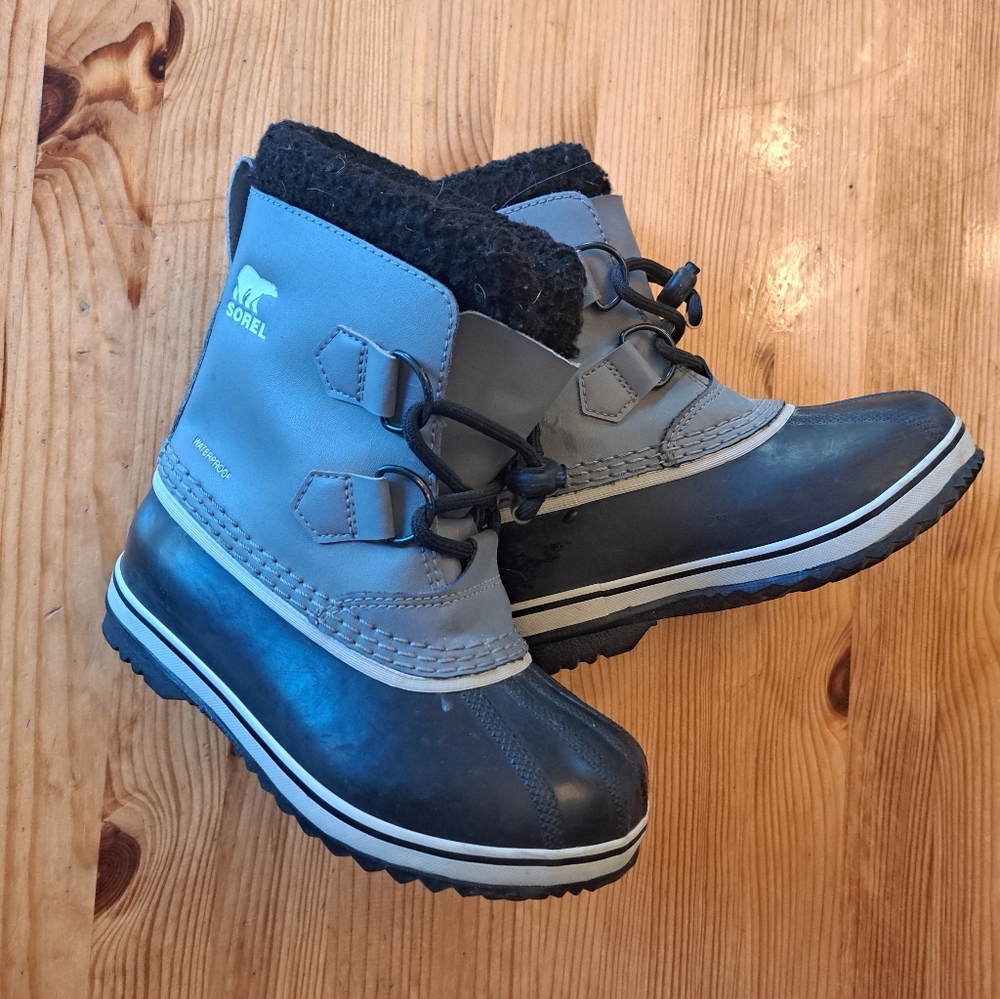 Sorel Kids Boots - Black and Gray